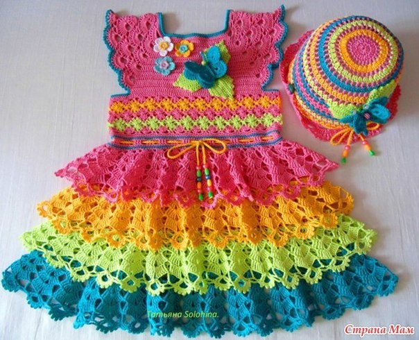 vestido colorido infantil
